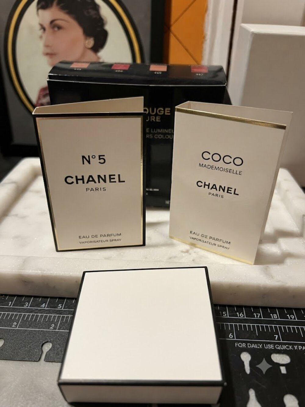 CHANEL N°5 & COCO Mademoiselle Boxed Set - White and Gold sample size